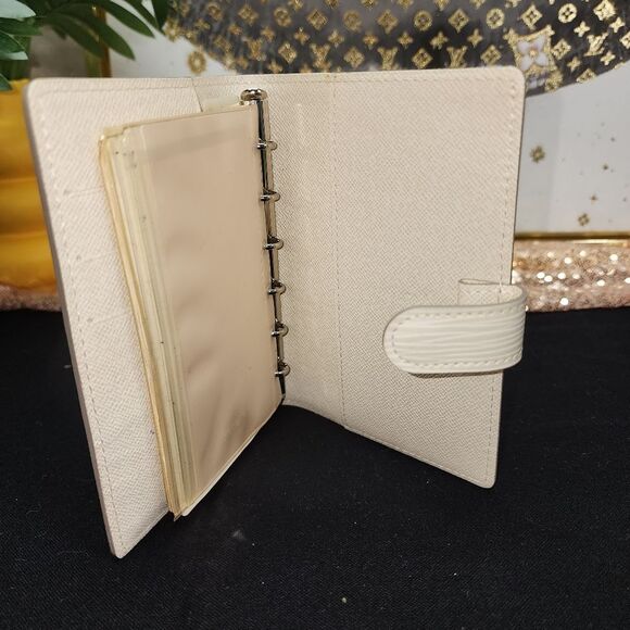 Authentic Louis Vuitton Epi White Agenda W/ Dust Bag, Box And Paper Work - Picture 12 of 17